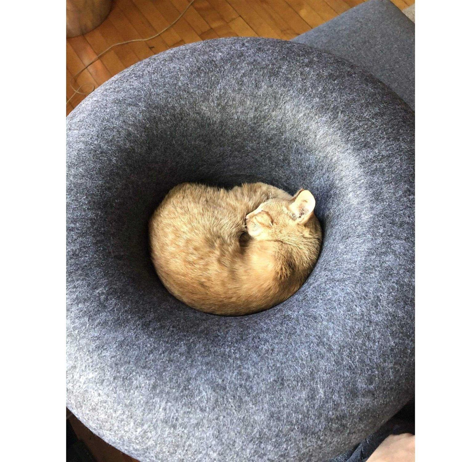 Cat Hideaway Cave Bed k7