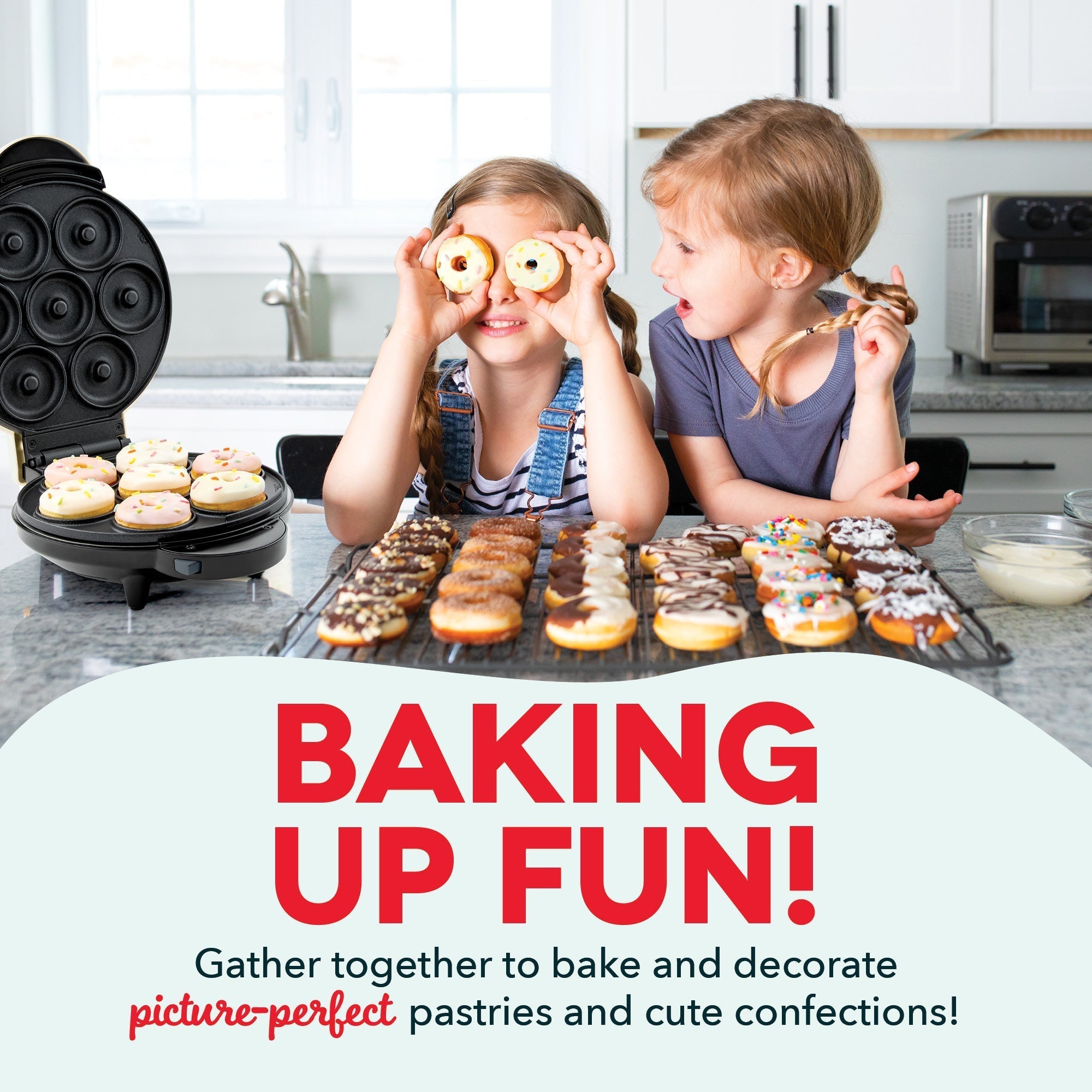 MultiMaker Treat Maker System: Mini Donut, Mini Cupcake, Heart Waffle B0　oz yK