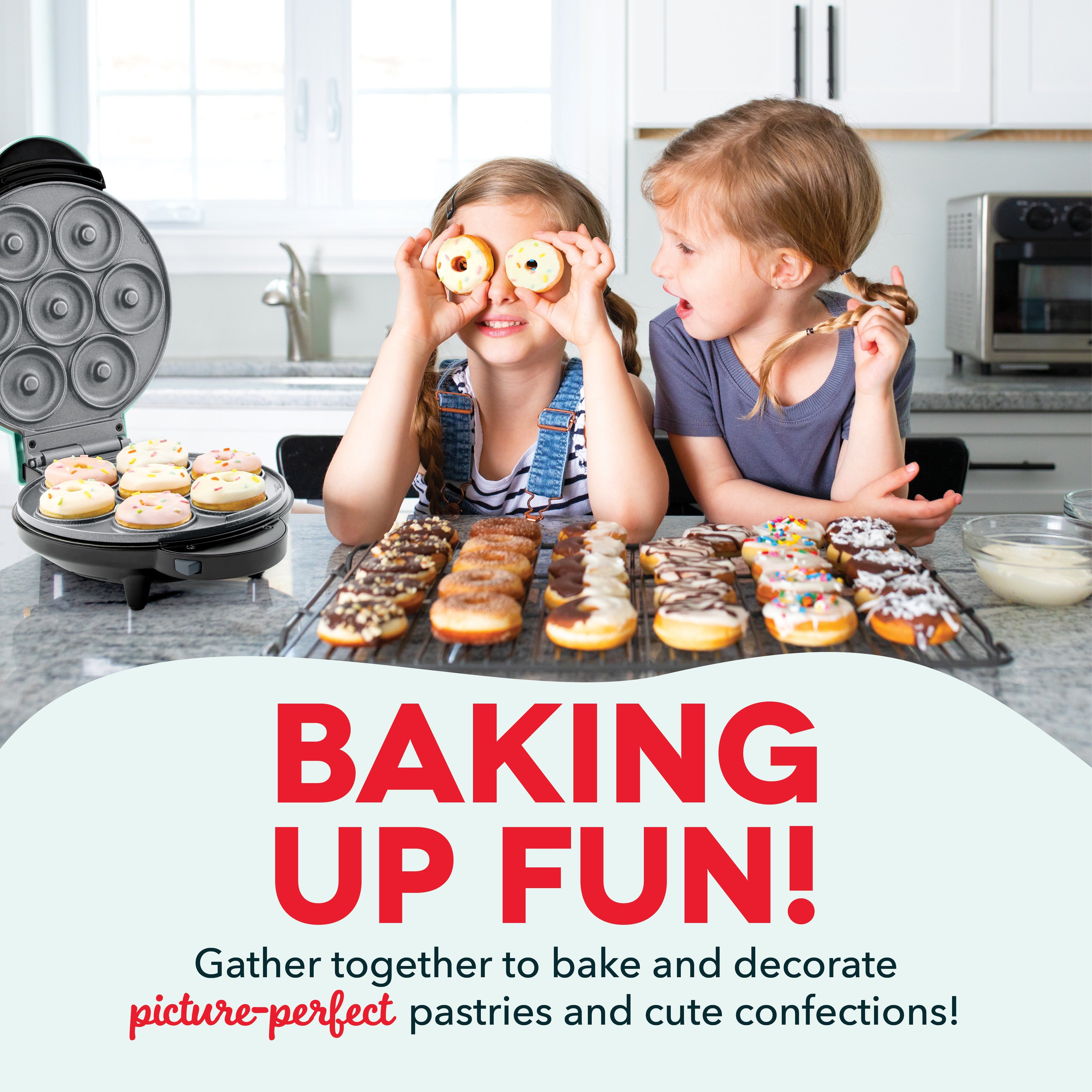 MultiMaker Treat Maker System: Waffle Bite, Mini Donut, Mini Cupcake E6　UU vs