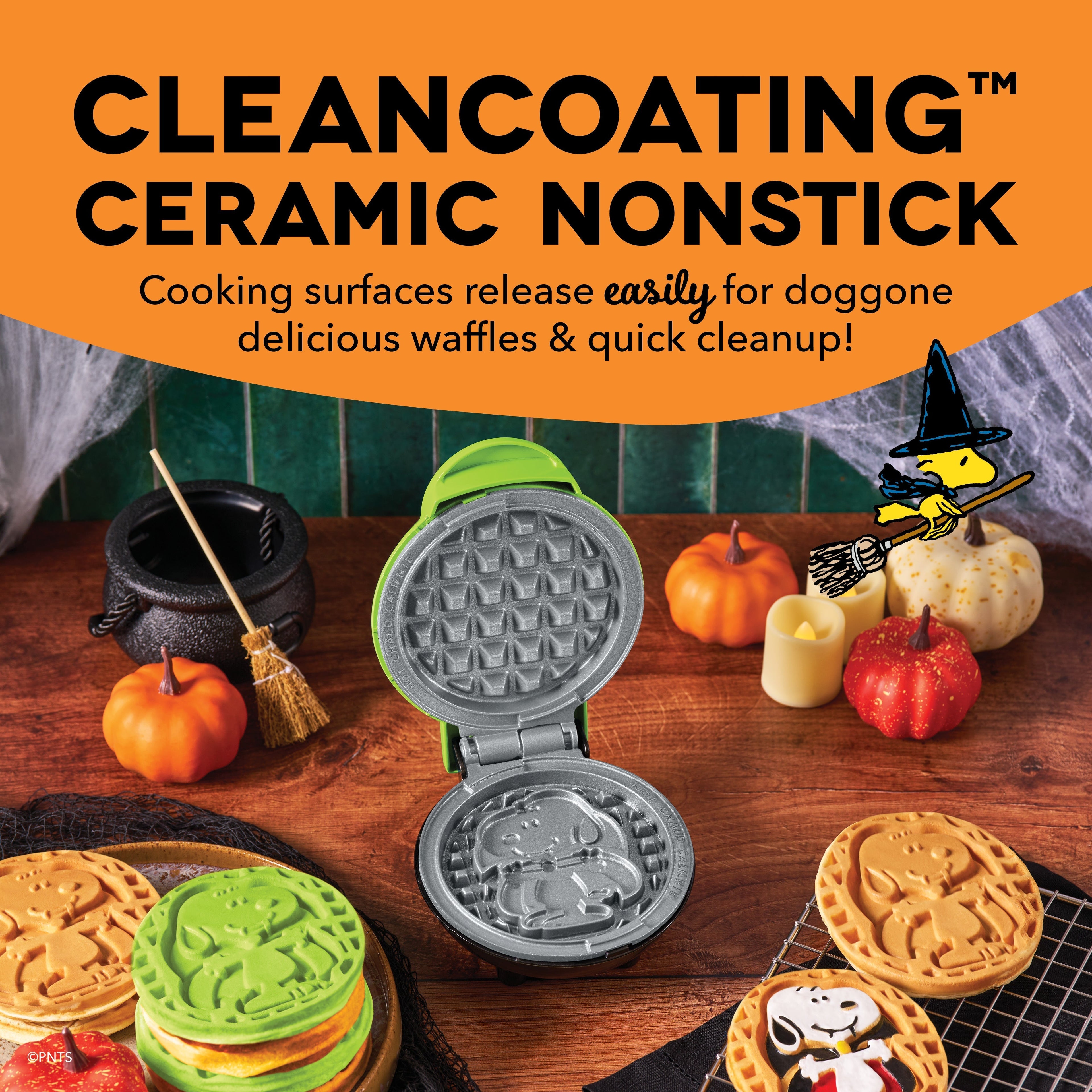 Peanuts x Snoopy Vampire Mini Waffle Maker V1　js oI